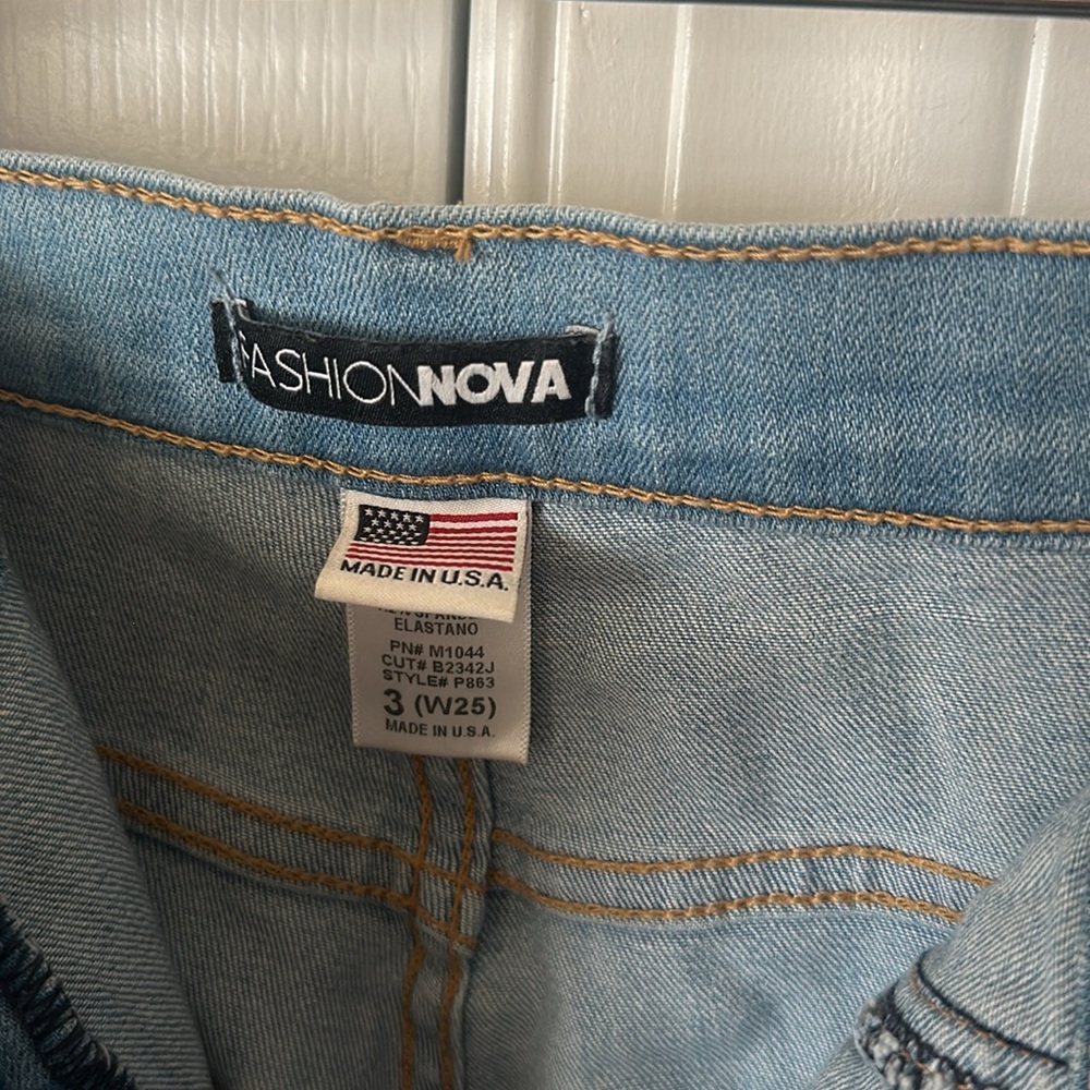 Fashion Nova Jeans - Picture 2 of 3